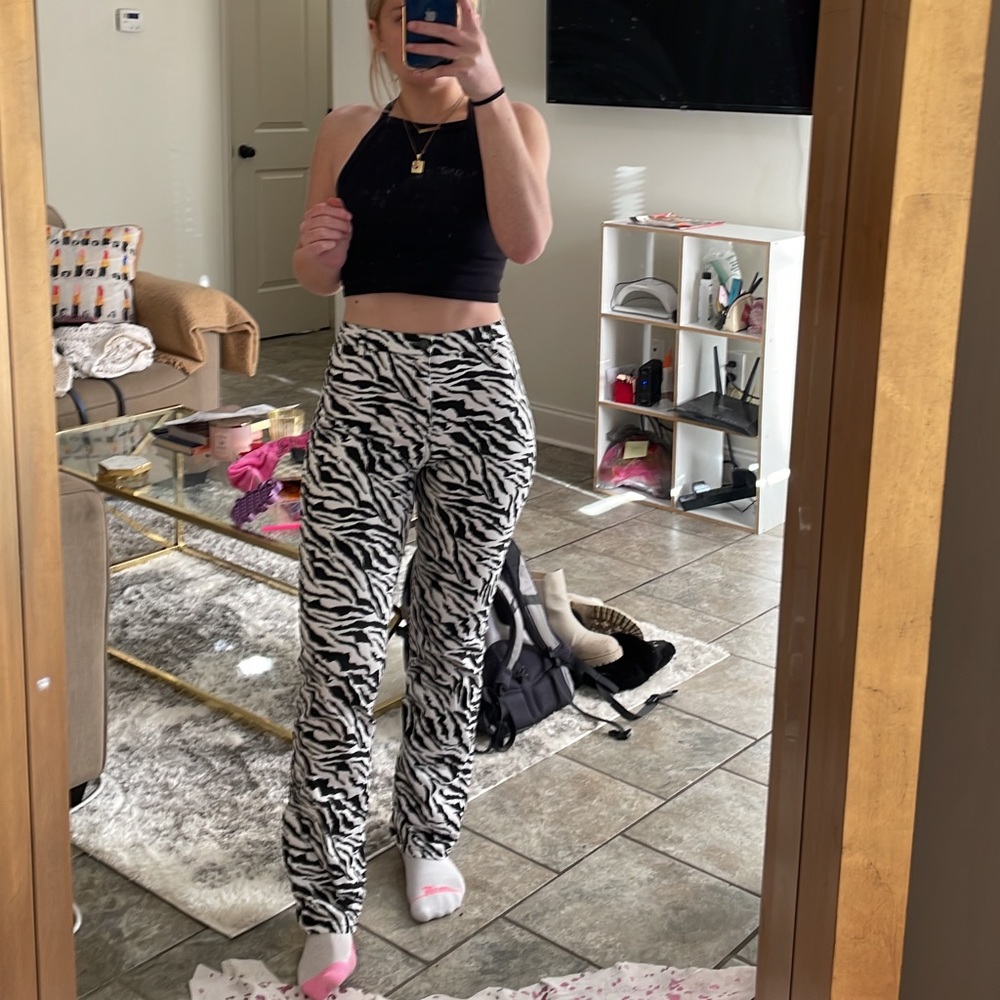 Hotel rocks jeans